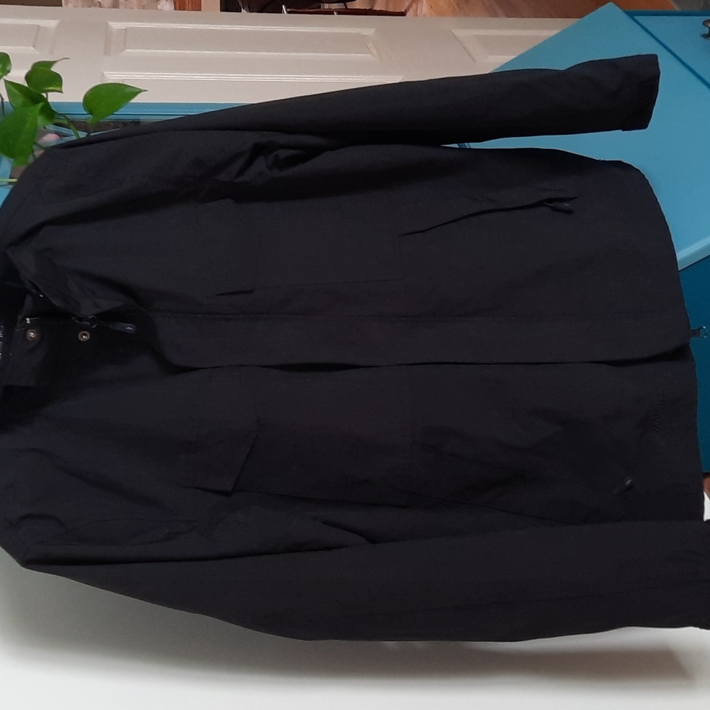 Men's white ridge x series jacket.